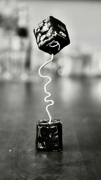 Janus with a cube 雕塑, 7.9x1.4 in
