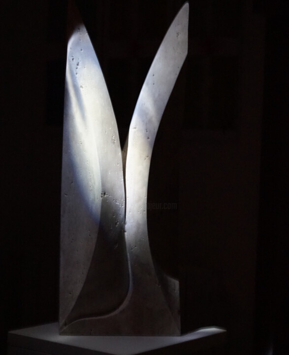 "Panozio: Orecchie del cuore" 雕塑, 28.4x10.6 in