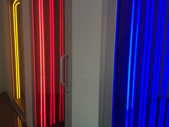 Fotografie getiteld "Colorful Doors" door Nur Kapici, Origineel Kunstwerk, Niet gemanipuleerde fotografie
