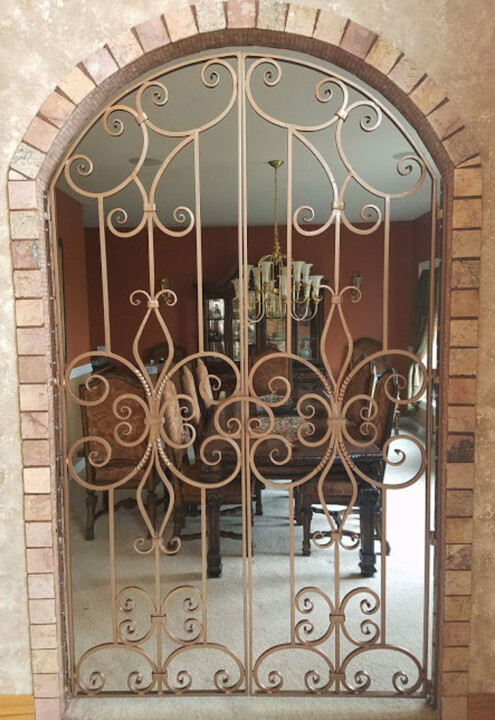 Ponzack Dining Scultura, 84x72 in