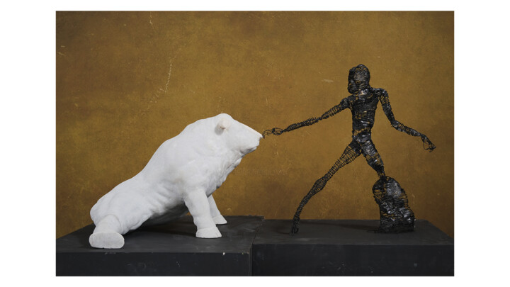 Metamorphosis 雕塑, 16.5x33.5 in