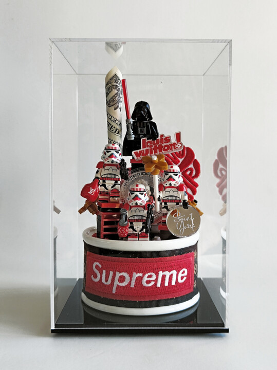Star Wars Limited " Supreme Vuitton " with Shock Trooper 雕塑, 7.5x4.5 in
