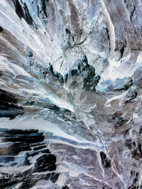 On the edge 摄影, 128x95.7 in
