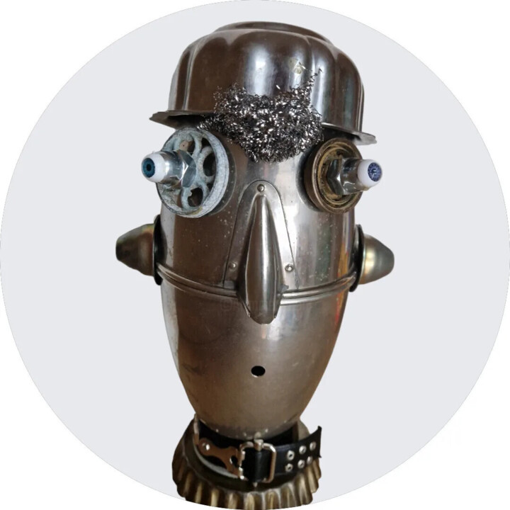 ROBOT 2 Sculpture, 14.6x7.1 in