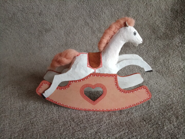 Cavallino a dondolo corallo 雕塑, 7.9x9.8 in