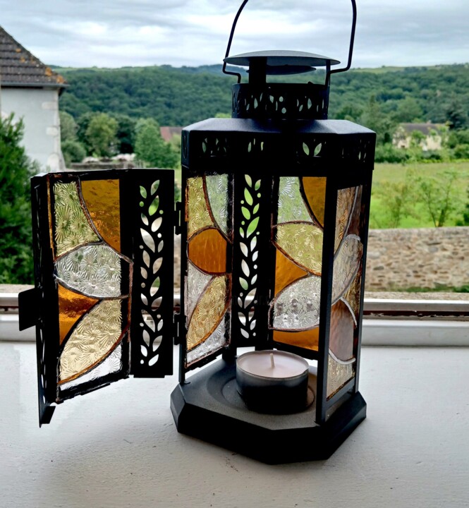 Sculpture intitulée "Lanterne Ambre Péta…" par Renaud Angerville-Langlois, Œuvre d'art originale, Verre