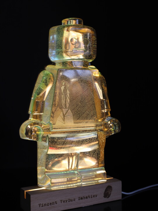 ROBOCLUSION Fierté Montpellier Pride Sculpture, 9.8x6.3 in