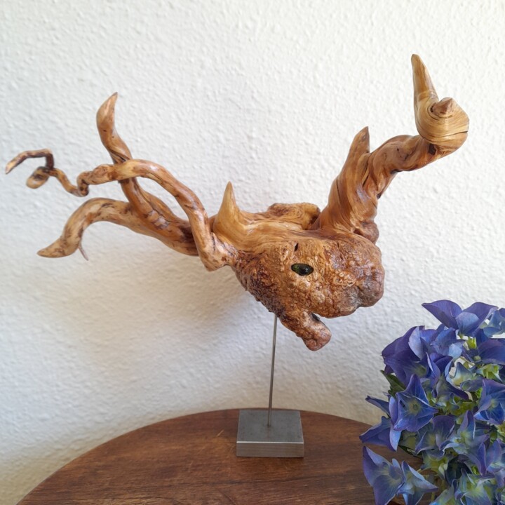 Le Cerf des Bois enchantés 雕塑, 8.7x9.5 in