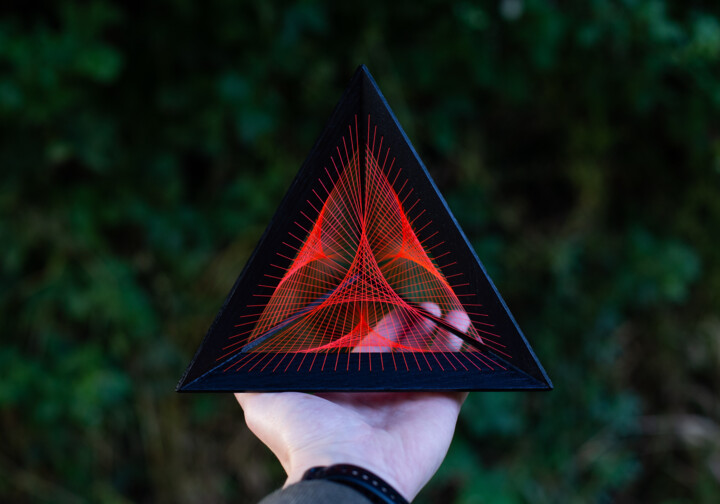 雕塑 标题为“Tetrahedron | Trian…” 由Kevin Fernandez (Artwork.e.v), 原创艺术品, 木
