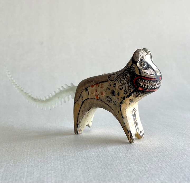 Kitty creepy 雕塑, 2x5.5 in