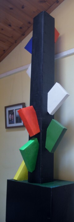 Recycling von Industrieverpackung 雕塑, 66.5x17.7 in