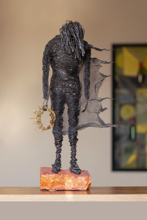 Gilded Loss 雕塑, 16.9x9.5 in