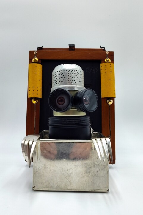 looking like a watcher,wow wall art 雕塑, 13.8x6.7 in