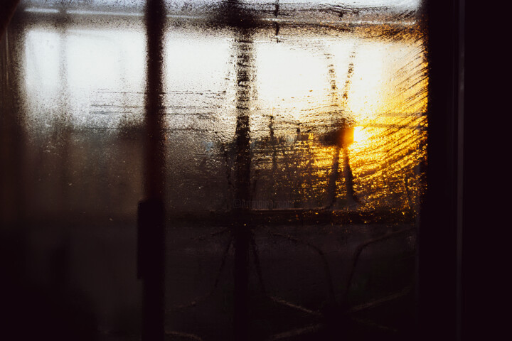Photographie intitulée "Fenêtre en Hiver" par Abdelkader Amine Drizi, Œuvre d'art originale, Photographie numérique