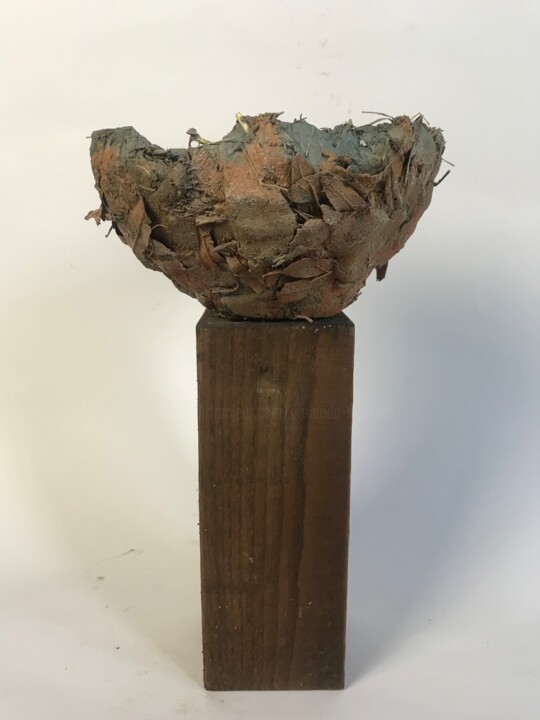 Sculpture titled "Vento d'autunno" by Armando D'Andrea, Original Artwork, Clay