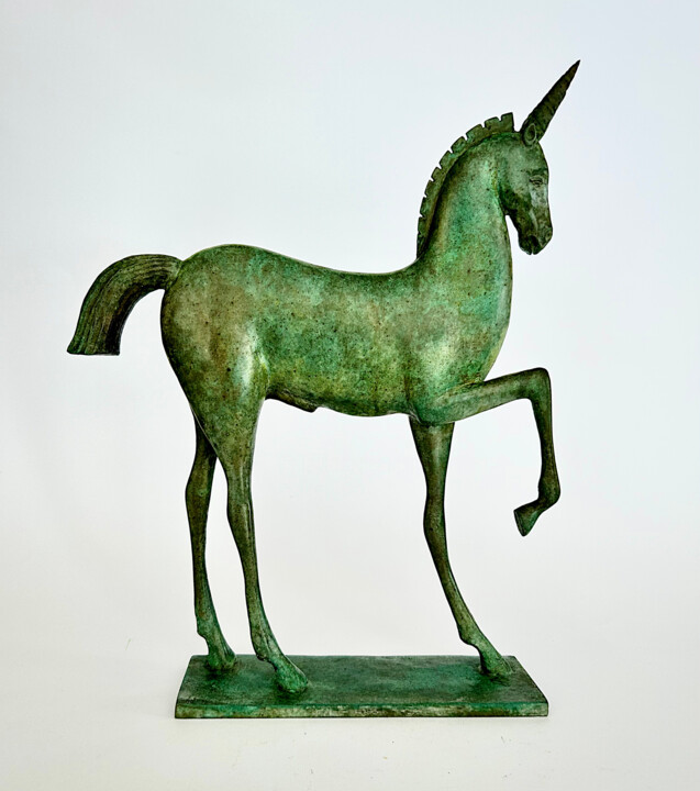 Unicorn II/VII 雕塑, 11.9x9.5 in
