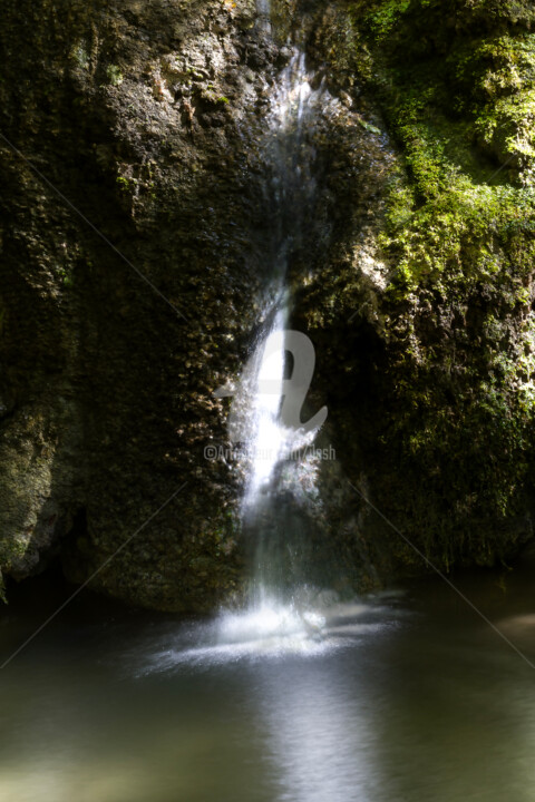 Photography titled "Cascata delle Vallo…" by Ilesh, Original Artwork, Digital Photography