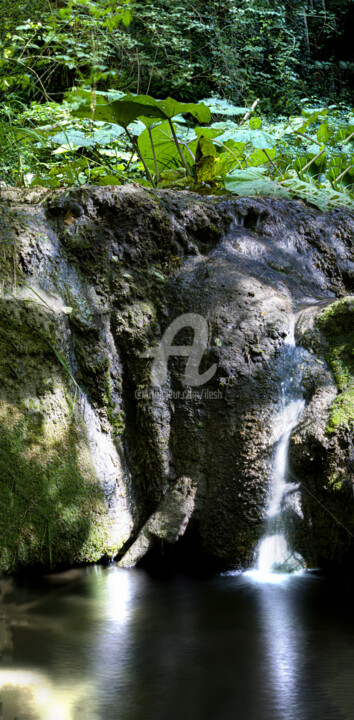 Fotografia intitolato "Cascata delle Vallo…" da Ilesh, Opera d'arte originale, Fotografia digitale Montato su Alluminio