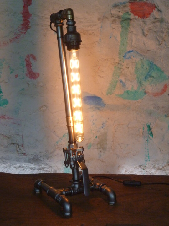 Design intitulée "LAMPE - TUBE -" par Leferailleur02, Œuvre d'art originale, Luminaire