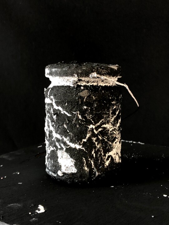 Art object 2 from the series “Strategic reserve” 雕塑, 4.7x2 in