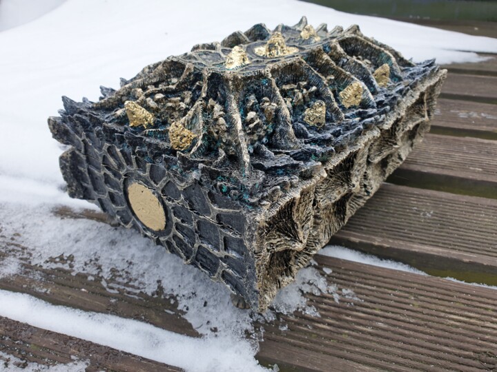 Jewelry box-*Lost World* 设计, 8.7x13 in