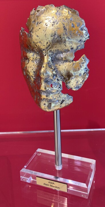 Sculptuur,  11,8x4,7 in 