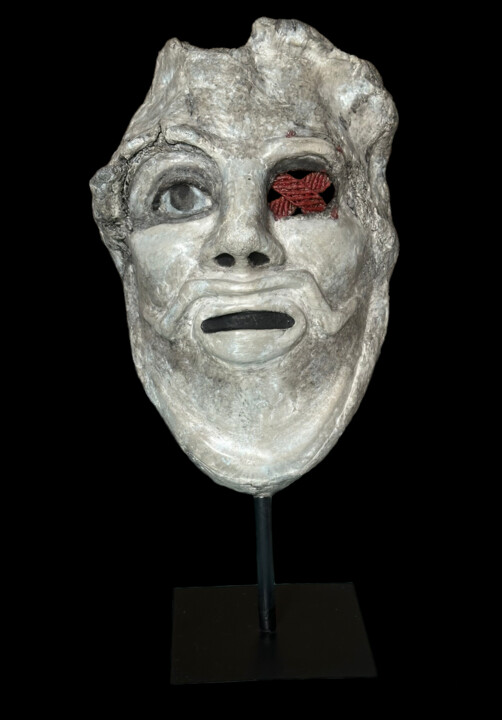 Γλυπτική με τίτλο "TRÊVE le masque de…" από Gubé, Αυθεντικά έργα τέχνης, Σκυρόδεμα