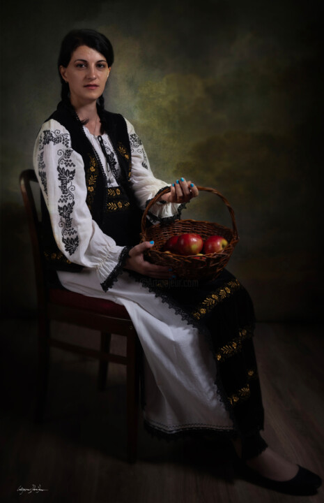Fotografie getiteld "Romanian Blouse" door Grigore Roibu, Origineel Kunstwerk, Digitale afdruk