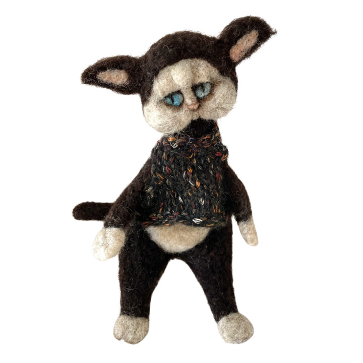 Chat Pierrot, sculpture en laine feutrée 雕塑, 6.7x4.3 in