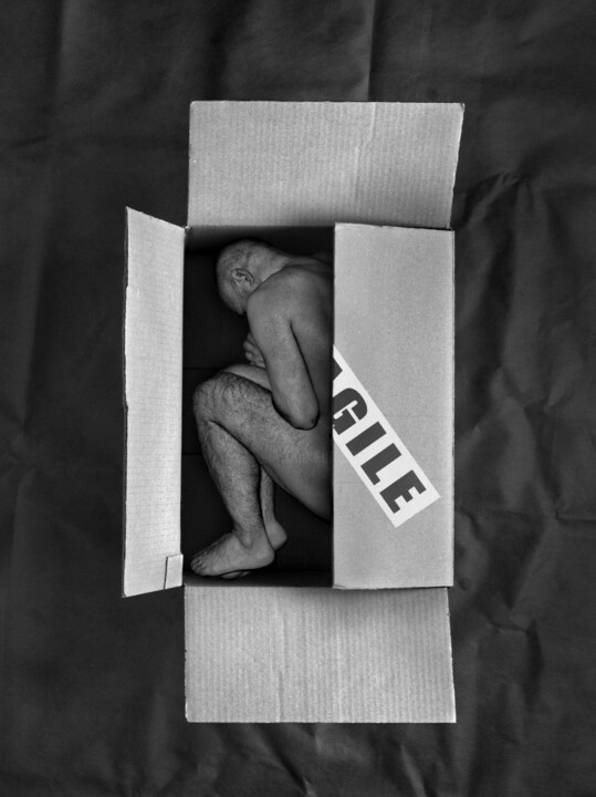 Photographie intitulée "Fragile" par Hervé Gergaud, Œuvre d'art originale, Photographie manipulée