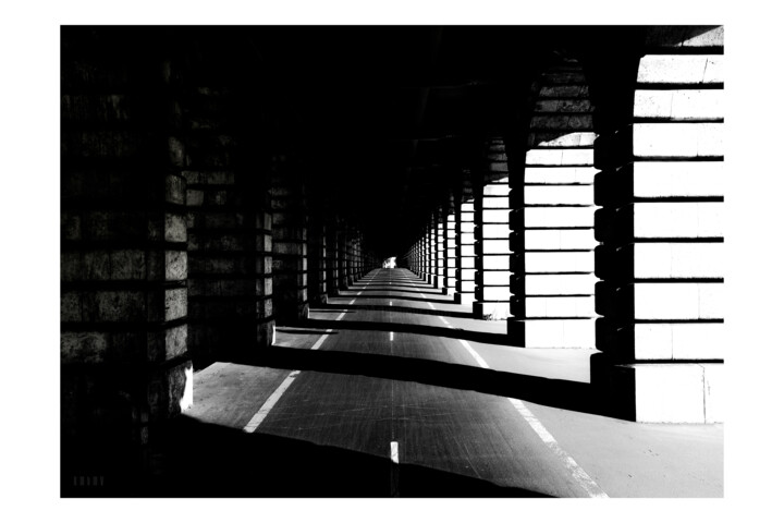Photographie intitulée "OPPOSITE" par 23h35 Photographie, Œuvre d'art originale, Photographie numérique
