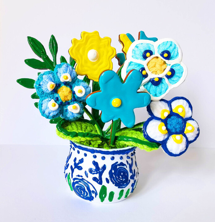 Vivid knitted crochet blue, turquoise, yellow white flowers 雕塑, 5.1x6.3 in