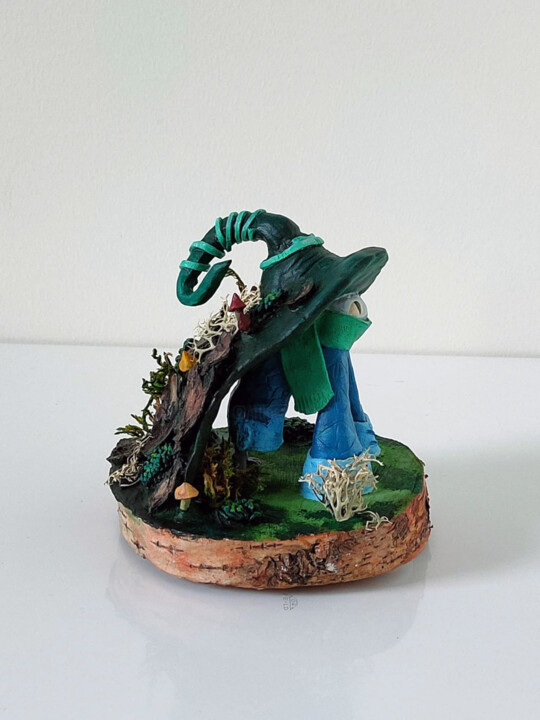 Forest dweller 雕塑, 7.1x6.7 in