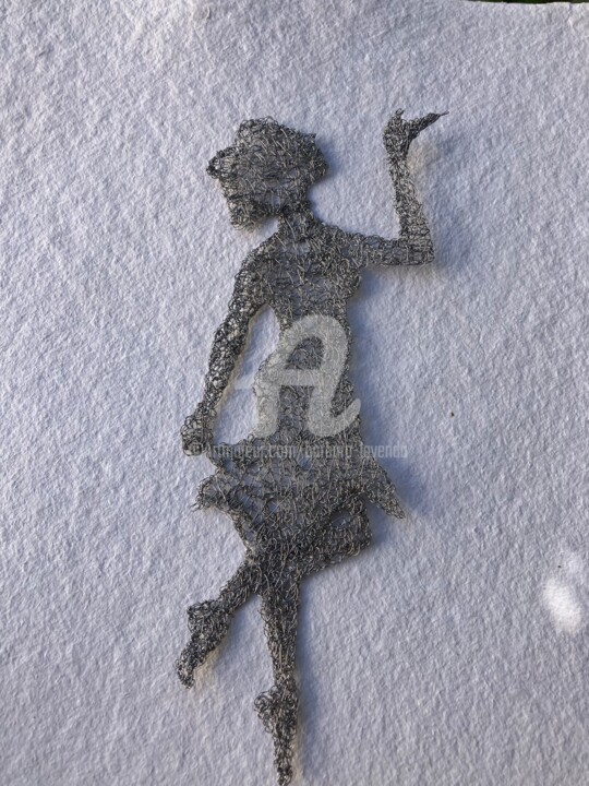 Une invitation 雕塑, 9.8x4.3 in