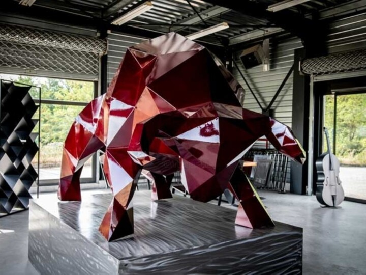 Bull Sculptuur, 59,1x110,2 in