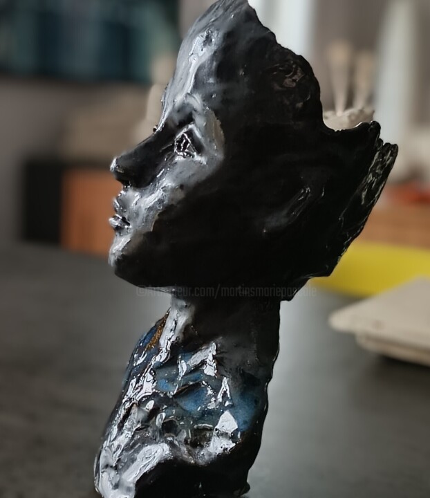 Côté de l'œuvre