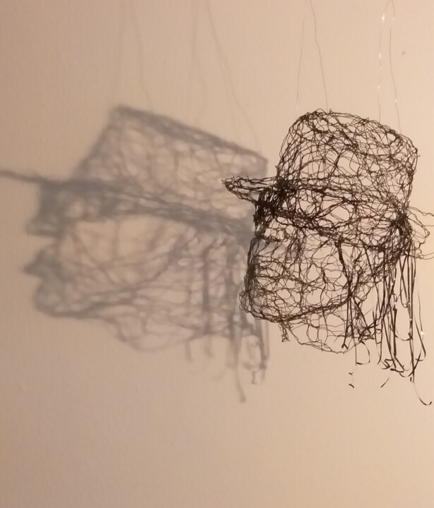Skulptur mit dem Titel "Udo" von Susanne Jörgen, Original-Kunstwerk, Draht