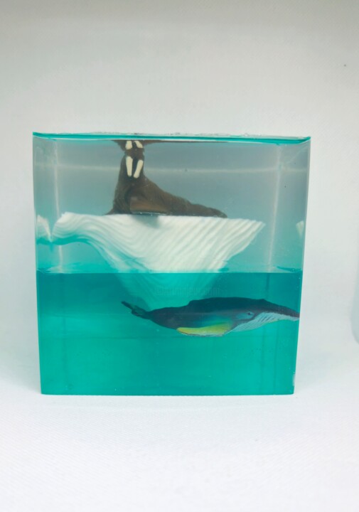 Animals ice 雕塑, 3.9x3.9 in