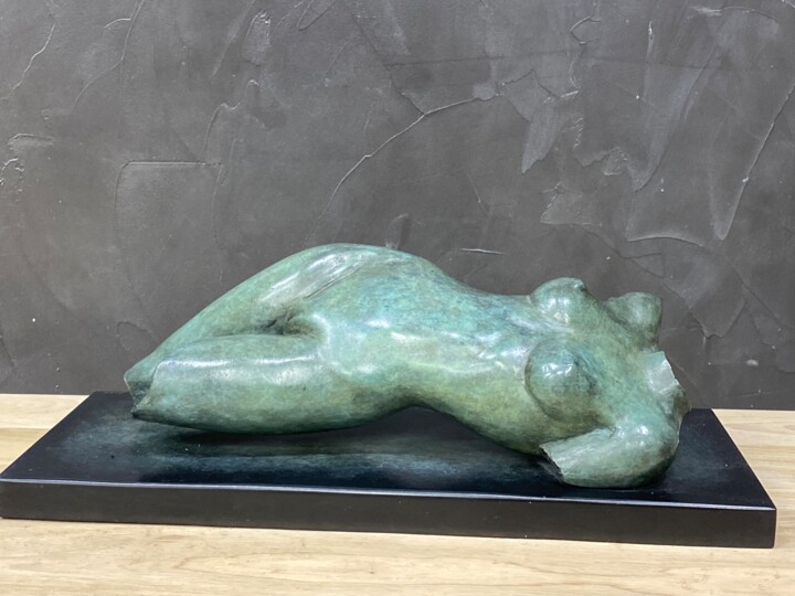 Ève couchée Sculpture, 3.9x15.8 in