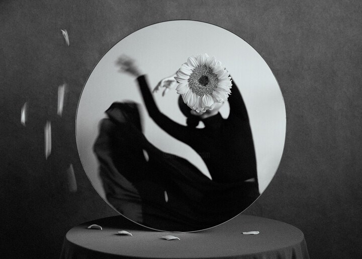 Dancing in the Sun's Embrace #1 Fotografia, 19,7x27,6 in