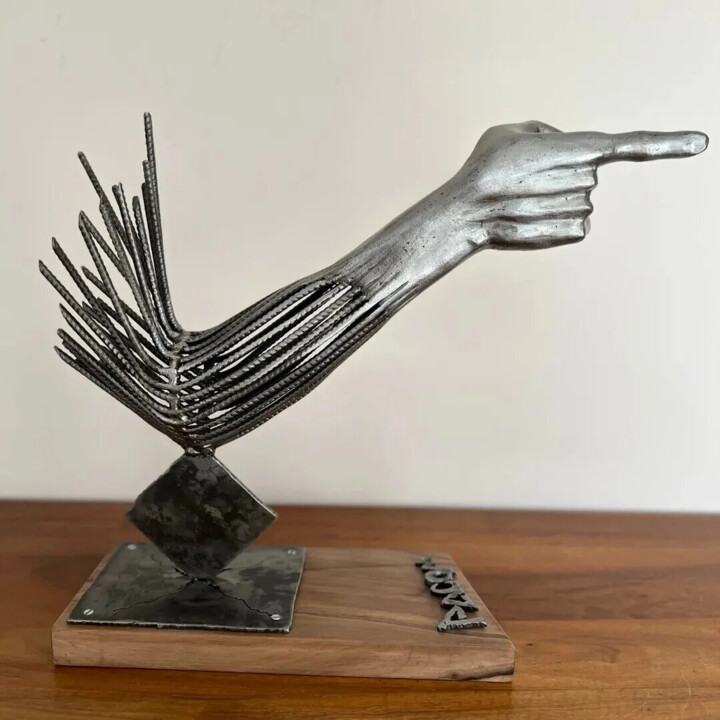 Sculptuur getiteld "C'est Toi" door Pacom, Origineel Kunstwerk, Metalen