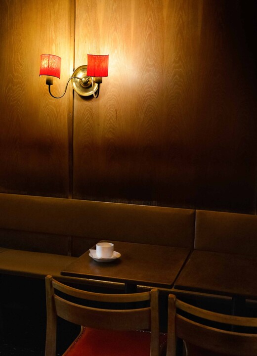 Photographie intitulée "Pause Café" par Romain, Œuvre d'art originale, Photographie numérique
