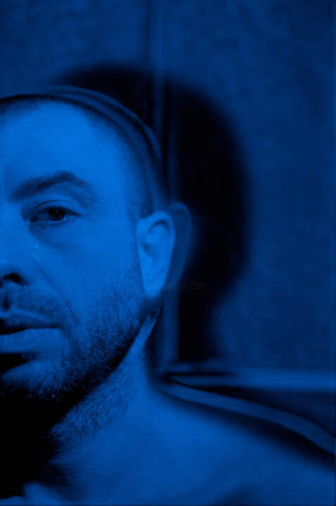 Blue portrait at night #3 摄影