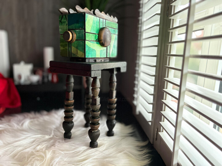 Sculptuur getiteld "Buzz" door Jeff Doud, Origineel Kunstwerk, Hout
