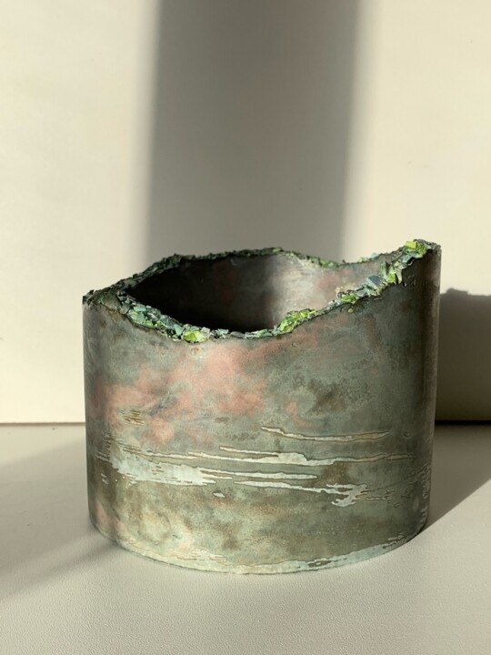 Worn by Time, Cradling Memories 雕塑, 4.3x5.9 in