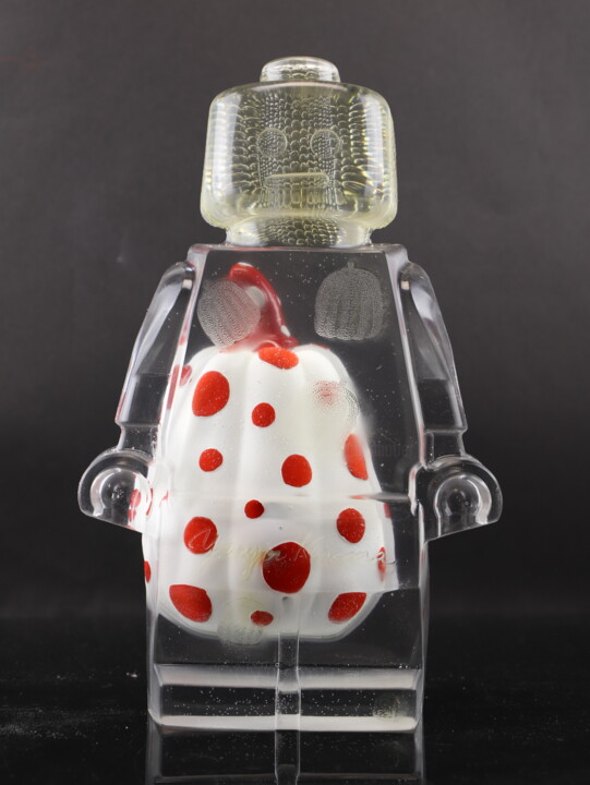 roboclusion yayoi kusuma 雕塑, 9.8x6.3 in