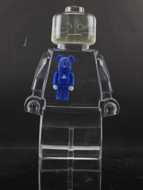 Roboclusion bearbrick playstation 雕塑, 9.8x6.3 in