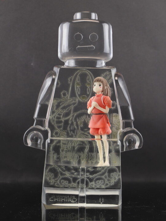 Roboclusion Chihiro 雕塑, 9.8x6.3 in