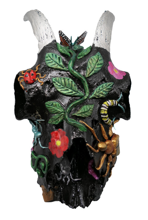 Sculptuur getiteld "Chèvre avec coléopt…" door Tessa Meijer, Origineel Kunstwerk, Klei