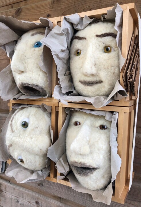 Côté de l'œuvre